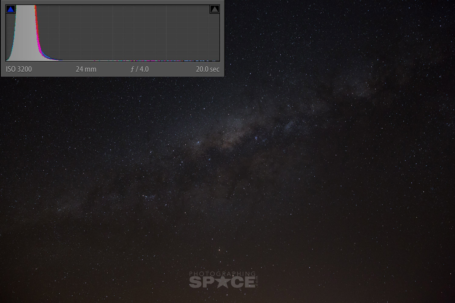 Milky Way and Histogram ISO3200 f4 20s 24mm